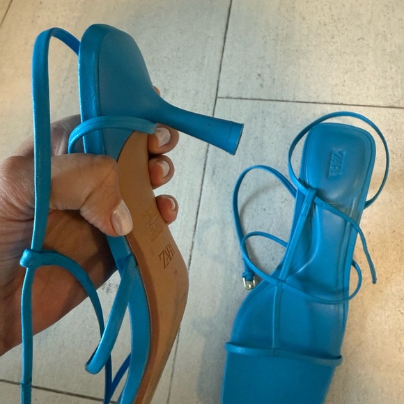 Zara Blue Sandals with Strappy Design and Block Heel - Picture 2 of 2
